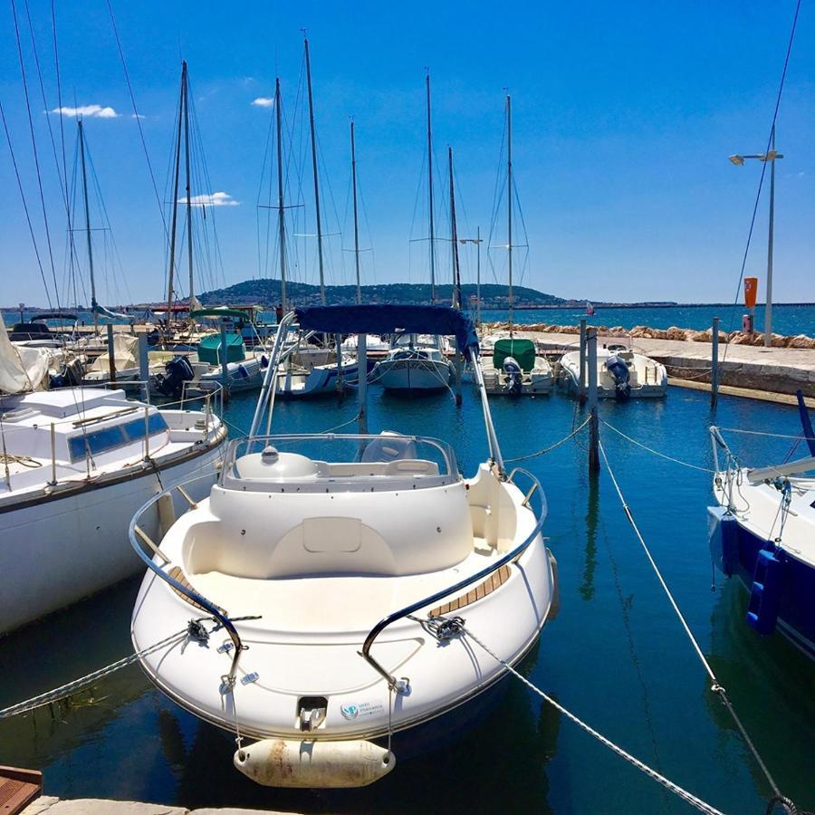 Hotel A La Voile Blanche Bouzigues Exterior foto