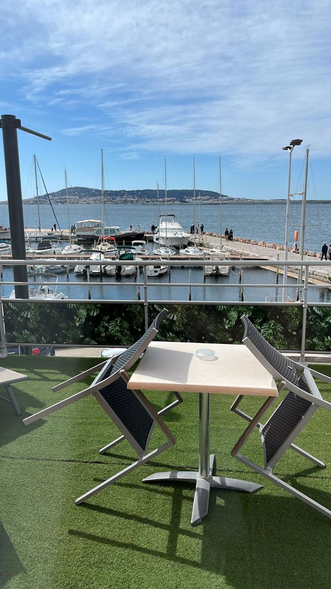 Hotel A La Voile Blanche Bouzigues Exterior foto